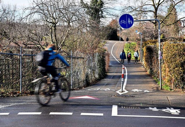 Einen Fu- und Radweg gibt es bereits ... neuen Rad-Vorrang-Route zu fungieren.  | Foto: Thomas Kunz