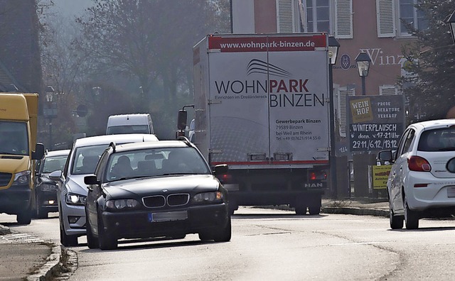 Auch die vielbefahrene Ortsdurchfahrt ...ei der Zukunftswerkstatt in Hgelheim.  | Foto: Volker Mnch