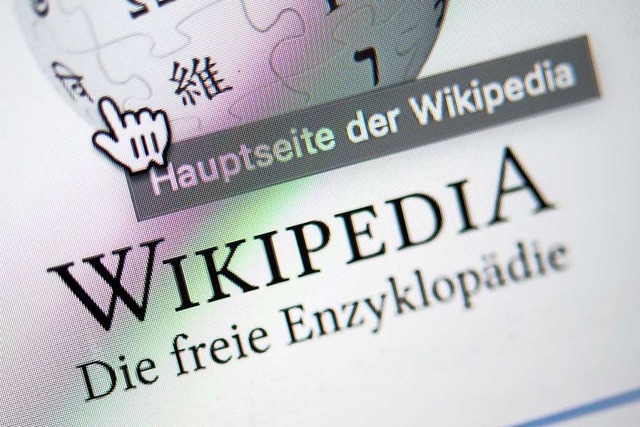 Wer Wikipedia-Artikel durchsucht, find...e spannende und kuriose Informationen.  | Foto: Sebastian Gollnow (dpa)
