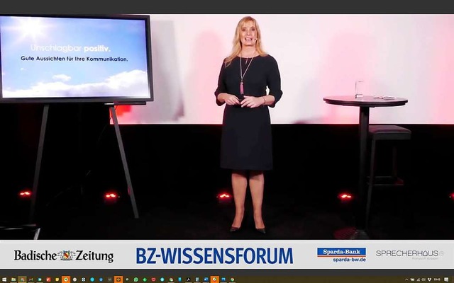 Claudia Kleinert beim BZ-Wissensforum: wieder einmal unschlagbar positiv.  | Foto: Screenshot: BZ