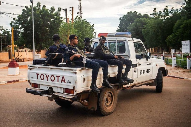 Patrouillen gehren zum Alltag in Niger.  | Foto: Arne Immanuel Bnsch (dpa)