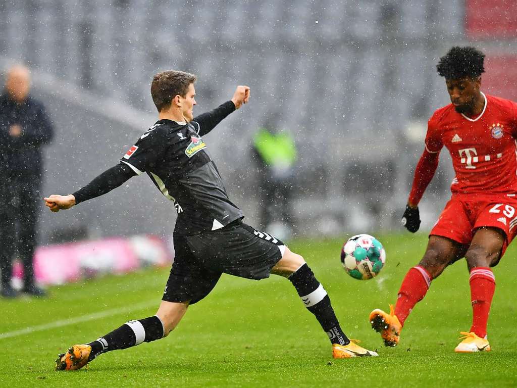 Gegen den FC Bayern Mnchen muss sich der SC Freiburg knapp geschlagen geben, die Spieler von Christian Streich verlieren in der Allianz Arena mit 1:2.