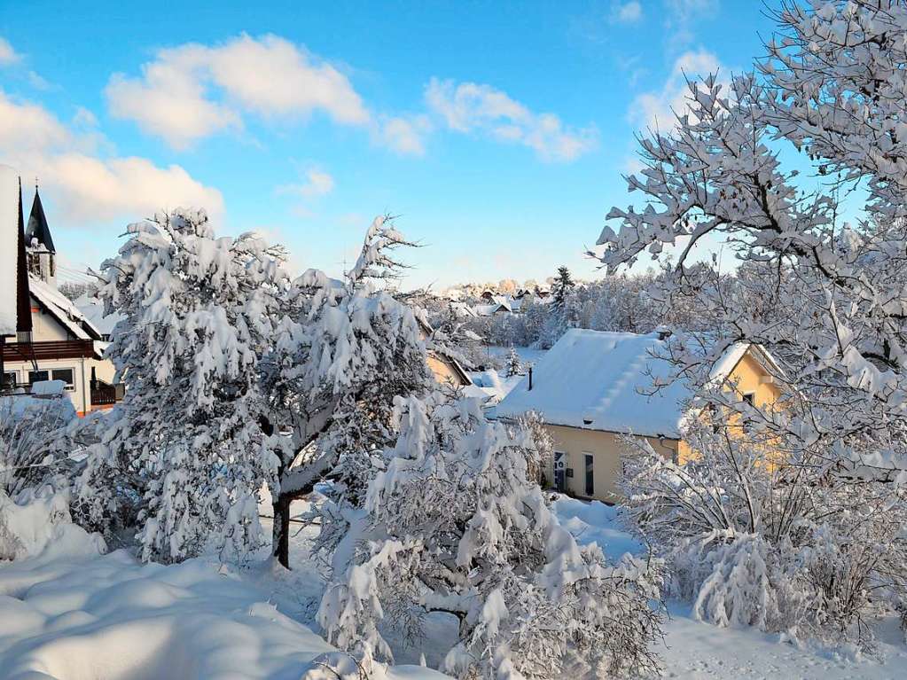 Blick auf das winterliche Rtenbach vom Ellenberg aus