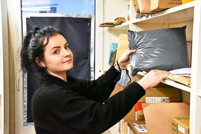 Rudina Sharka aus Albanien arbeitet nun in Rheinfelden in einem Paketshop.  | Foto: Horatio Gollin