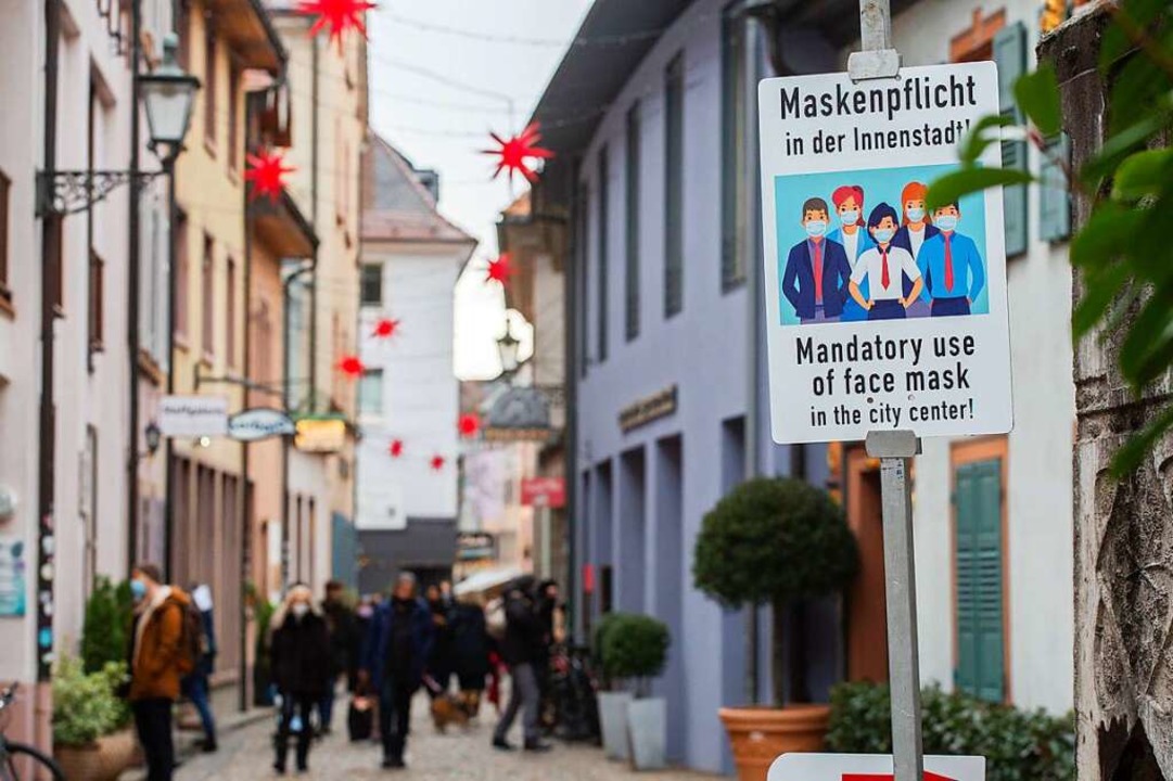 In der Freiburger Innenstadt gilt seit...r die Pflicht zur Mund-Nase-Bedeckung.  | Foto: Philipp von Ditfurth (dpa)