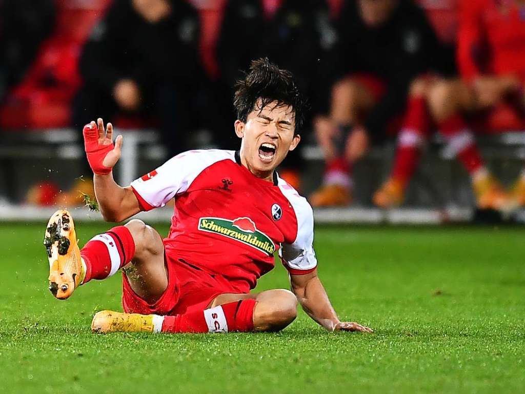 Gegen Eintracht Frankfurt kann der SC Freiburg im letzten Spiel der Hinrunde ein umkmpftes 2:2-Unentschieden erringen.