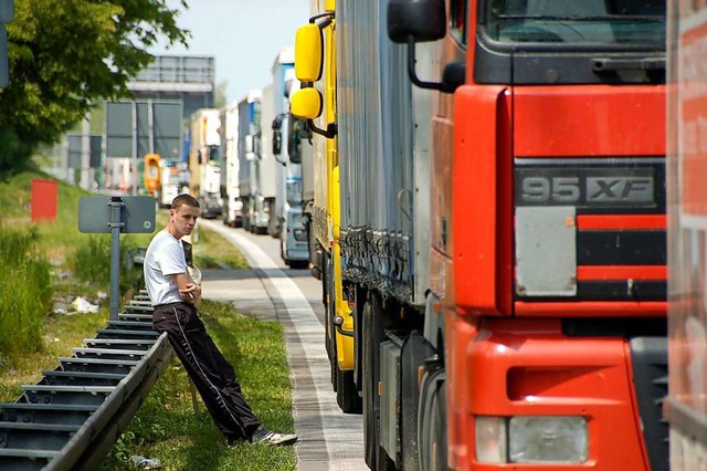 Zu viele Lkw, zu wenig Rastpltze: Die...t auch in Weil am Rhein problematisch.  | Foto: Hannes Lauber