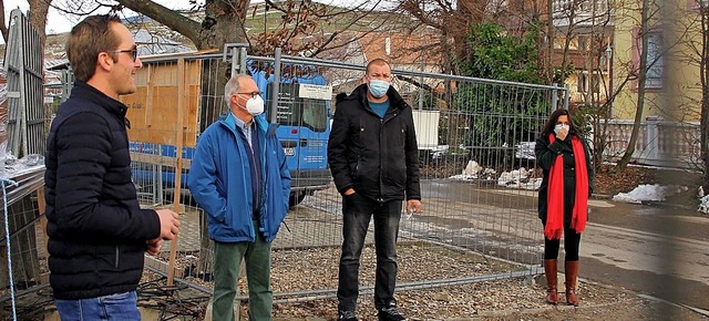 Brgermeister Benjamin Bohn (links) lo...menarbeit mit Planern und Handwerkern.  | Foto: Herbert Trogus