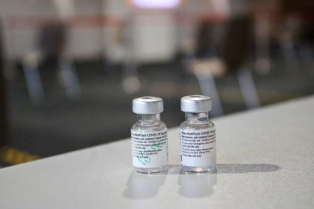 Hei begehrt sind solche Impfdosen. Vo...och wenigen Termine ist ein Politikum.  | Foto: Annika Sindlinger