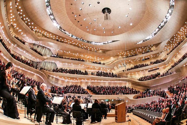 An so etwas ist derzeit  nicht zu denk...rffnung der Hamburger Elbphilharmonie  | Foto: Christian Charisius