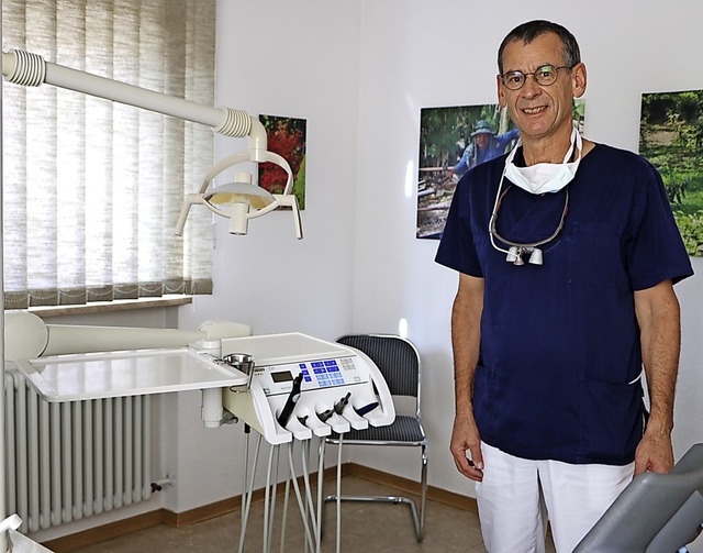 Der Zahnarzt Wolfgang Perino wird im A...eigneten Nachfolger fr seine Praxis.   | Foto: Martha Weishaar