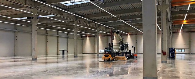 Eine riesige neue Fabrik hat die SLG K...Monaten soll dort der Betrieb starten.  | Foto: Dieter Stockkamp