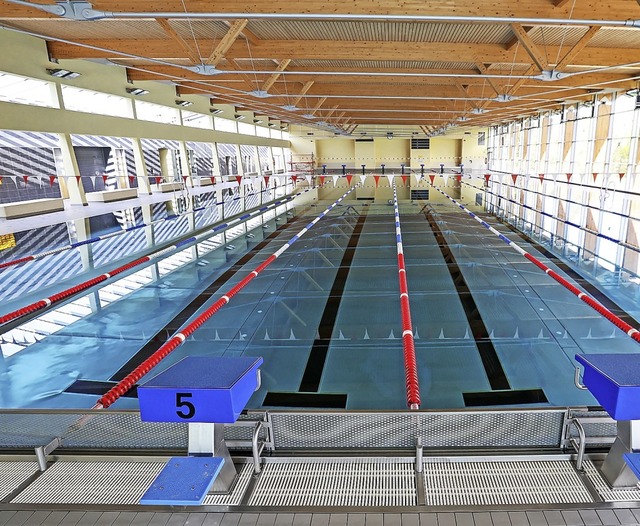 Kein Betrieb auf den Schwimmbahnen  | Foto: Jan Woitas (dpa)