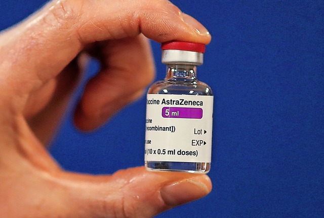 Weit weniger Impfdosen als angekndigt kann Astrazeneca bis Ende Mrz liefern.  | Foto: Russell Cheyne (dpa)