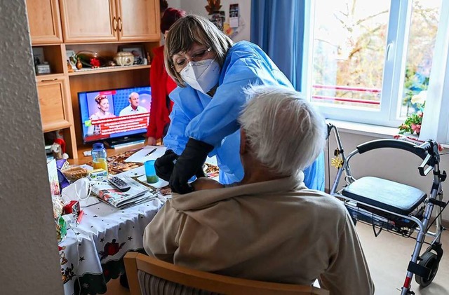 Geimpft wird nur in Heimen.  | Foto: Hendrik Schmidt (dpa)