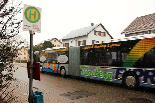 Der Tuniberg-Express verbindet mit der Linie 31 Merdingen mit Freiburg.  | Foto: Mario Schneberg