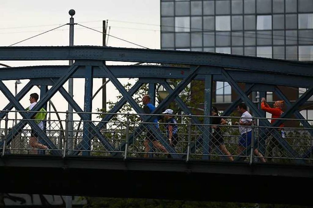 In diesem Jahr wird es keinen Marathonlauf über die Wiwilibrücke geben.  | Foto: Janos Ruf
