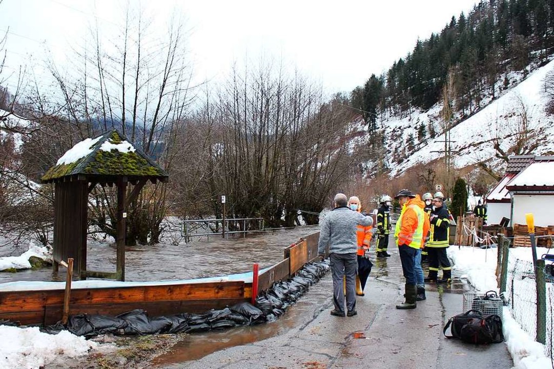 Regen Und Tauwetter Losen Hochwasser Aus Flut Und Erdrutsche Im Kreis Lorrach Kreis Lorrach Badische Zeitung