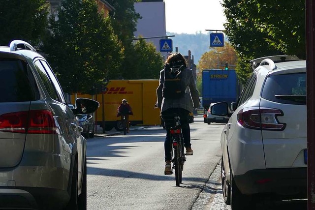 Rad- und Autofahrer kommen sich im Straenverkehr hufig gefhrlich nahe.  | Foto: Verena Pichler