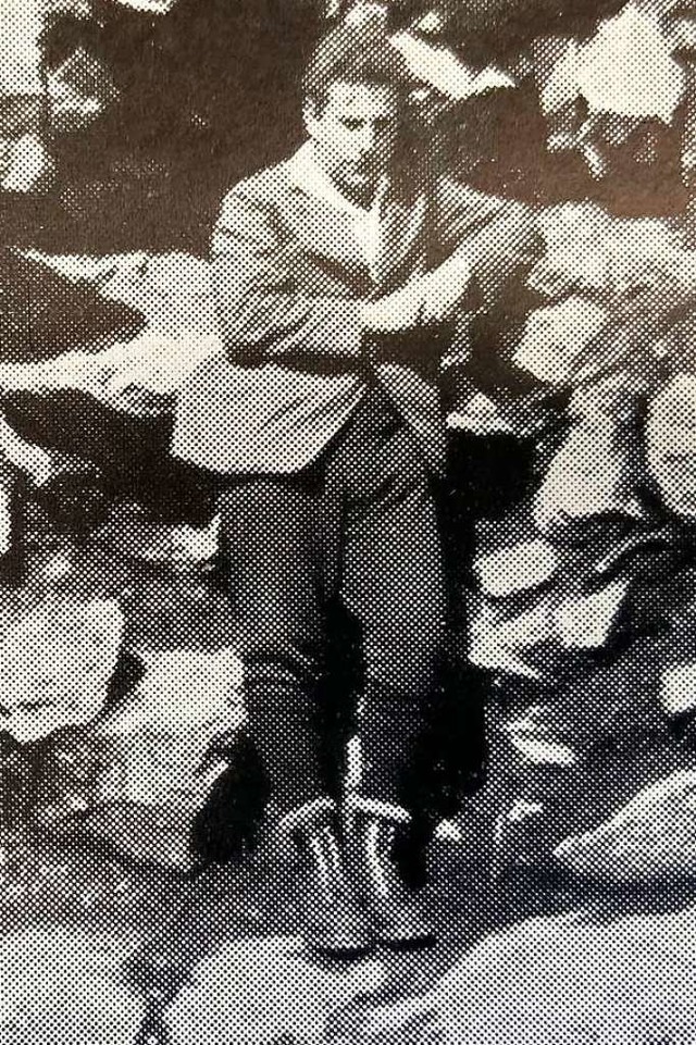 Der junge Entdecker Otto Kantorowicz p...ich 1926, vor den berresten der Burg.  | Foto: Staatsarchiv Freiburg