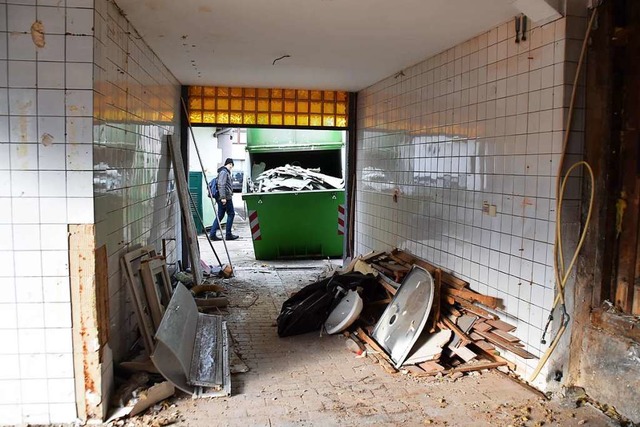 Das Hinterhaus, das einst Pferdeschlac...d derzeit zurckgebaut und abgerissen.  | Foto: Maja Tolsdorf