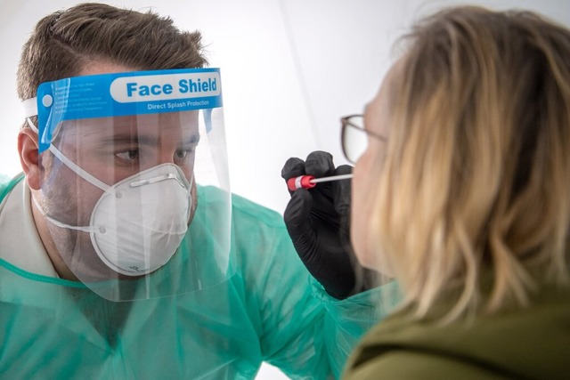 Viele Tests in der Ortenau (Symbolbild)  | Foto: Sina Schuldt (dpa)