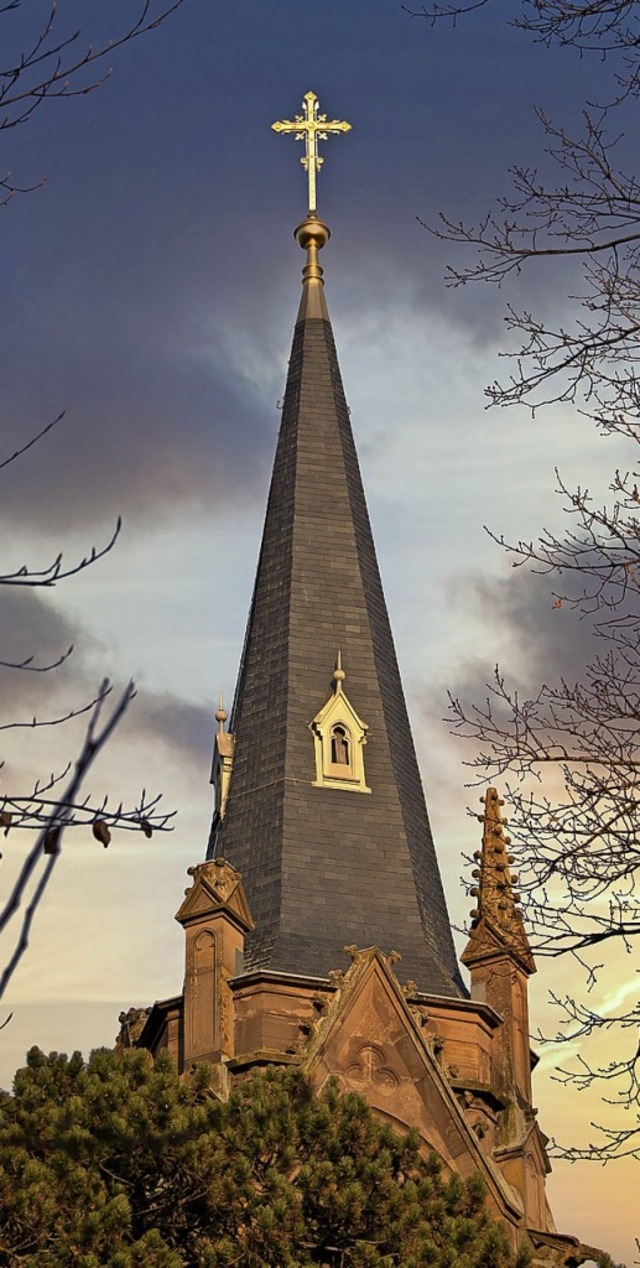 Der Turm der evangelischen Stadtkirche in Schopfheim.   | Foto: Paul Eischet