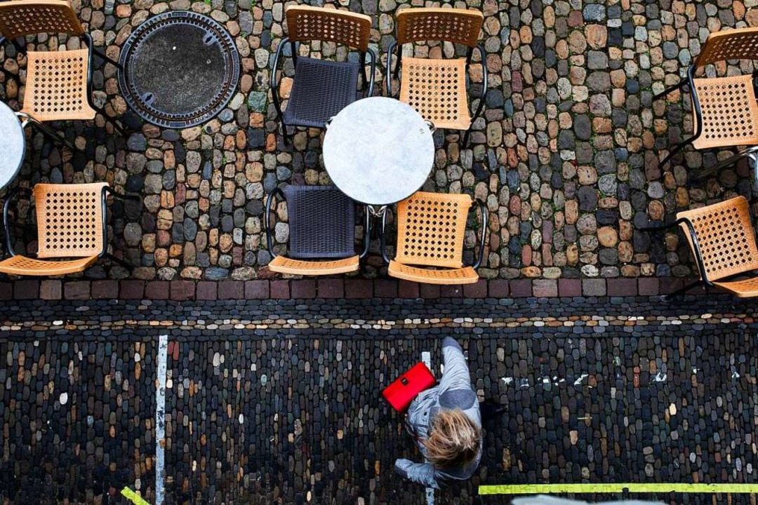 Wann darf hier wieder jemand Platz nehmen? Noch ist das ungewiss.  | Foto: Philipp von Ditfurth (dpa)