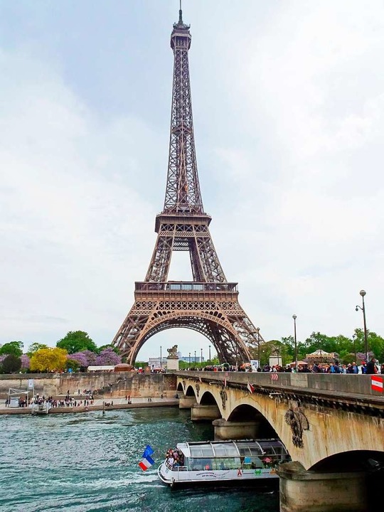 Herausgeputzt: Der Eiffelturm in Paris erhält goldenen ...