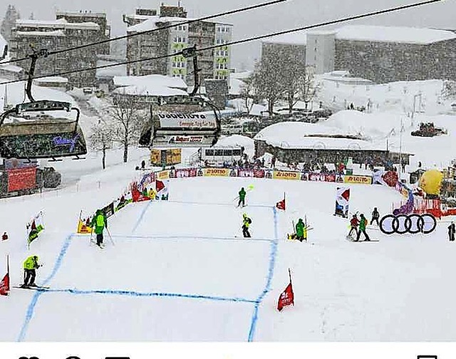 Jede Menge hochmotivierter Helfer, abe...Skicross-Weltcup-Rennlufer am Seebuck  | Foto: BZ