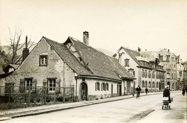 Ein buerliches Gebude stand vor knap... zentraler Stelle im Stadtteil Wiehre.  | Foto: Stadtarchiv Freiburg, M70S 202/27/436