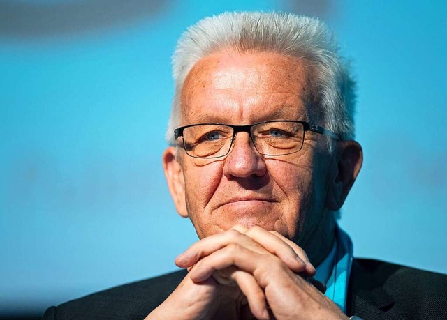 Winfried Kretschmann, hier auf einem B...r einen komfortablem Vorsprung freuen.  | Foto: Guido Kirchner (dpa)