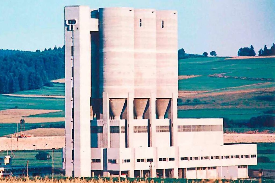 Das 1971 errichtete Zementwerk Geising... war er nicht mehr aufrechtzuerhalten.  | Foto: Fritz Wilhelm