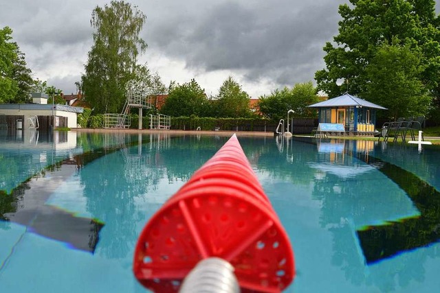 War im vergangenen Sommer verwaist: das Dreisambad in Kirchzarten.  | Foto: Kathrin Blum