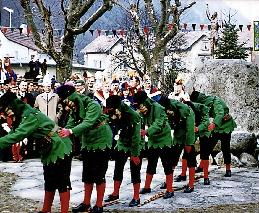 Die Johli-Tanz  heute vor 50 Jahren, a...utacher Narrenfigur eingeweiht wurde.   | Foto: Narrenzunft Gutach