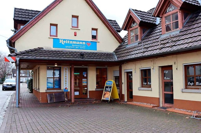 Die Bckerei-Filiale in Hartheim  am R...Bistrorume (rechts) erweitert werden.  | Foto: Susanne Mller