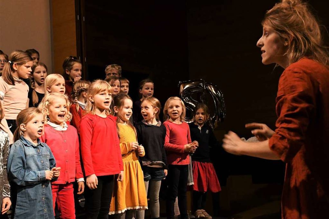 Ablia Nordmann und der Lrracher Kind...8211; ein Bild aus pademiefreier Zeit.  | Foto: Barbara Ruda