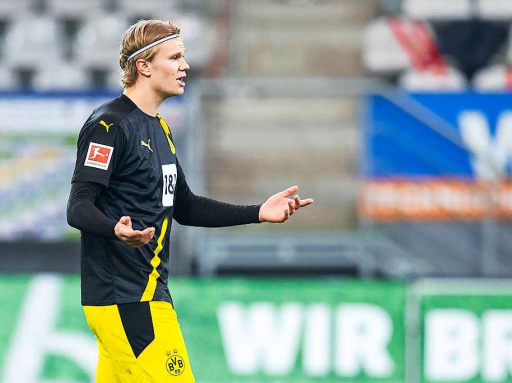 Fragende Blicke hingegen beim BVB: Haaland wei nicht so recht, was Sache ist.