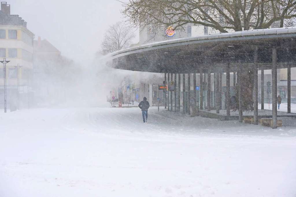 Schneesturm Fegt Durch Mitteldeutschland - Panorama - Badische Zeitung