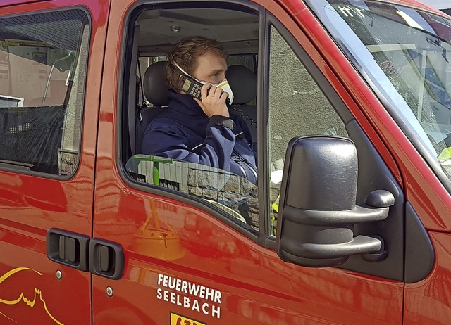 Jonas Jost von der Feuerwehr Seelbach ...kerung, an Ostern zuhause zu bleiben.   | Foto: Beate Zehnle-Lehmann