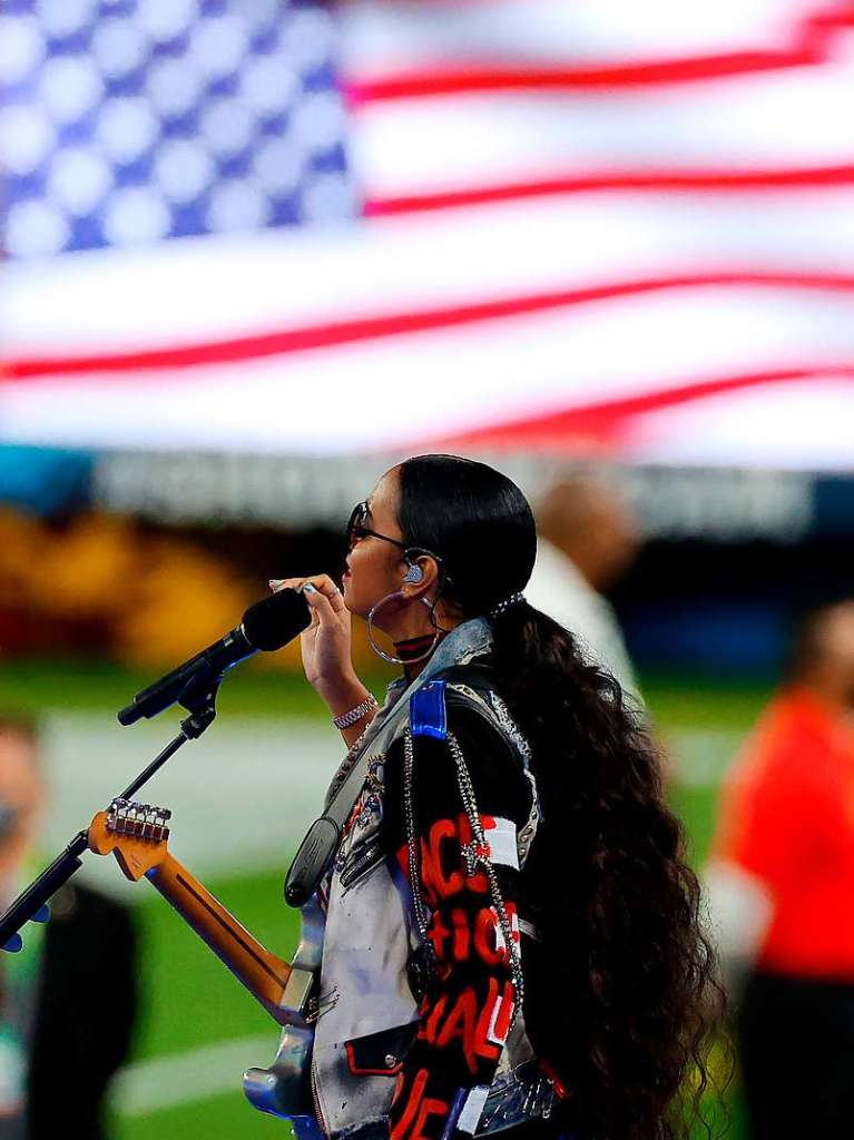 H.E.R. singt "America The Beautiful"