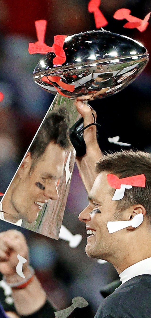 Zum siebten Mal Super-Bowl-Sieger, fn...ter Champion der Geschichte: Tom Brady  | Foto: Patrick Smith (AFP)