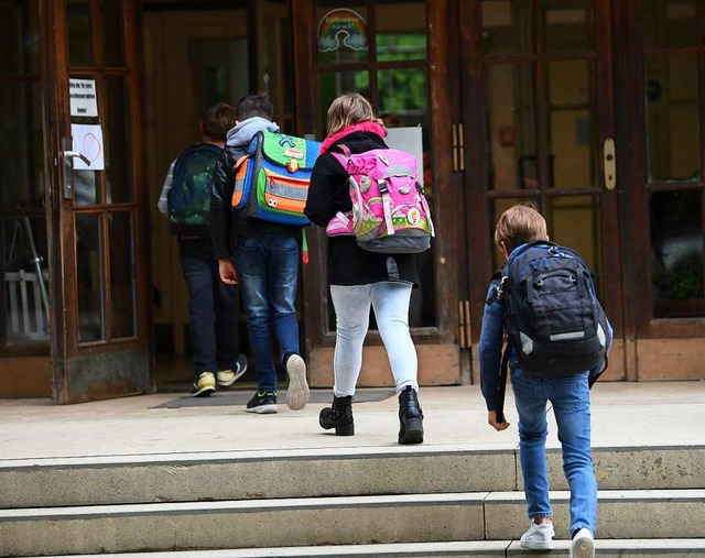 Wann knnen die Kinder wieder in die Schule?  | Foto: Arne Dedert (dpa)