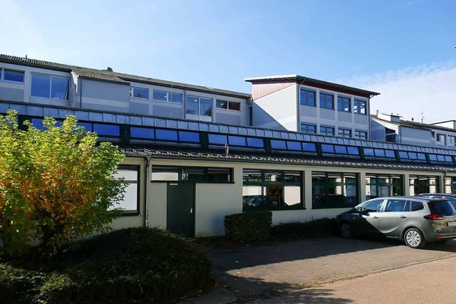 Zwischen dem eingeschossigen Werkstatt...chulzentrum in Emmendingen erweitert.   | Foto: Marius Alexander