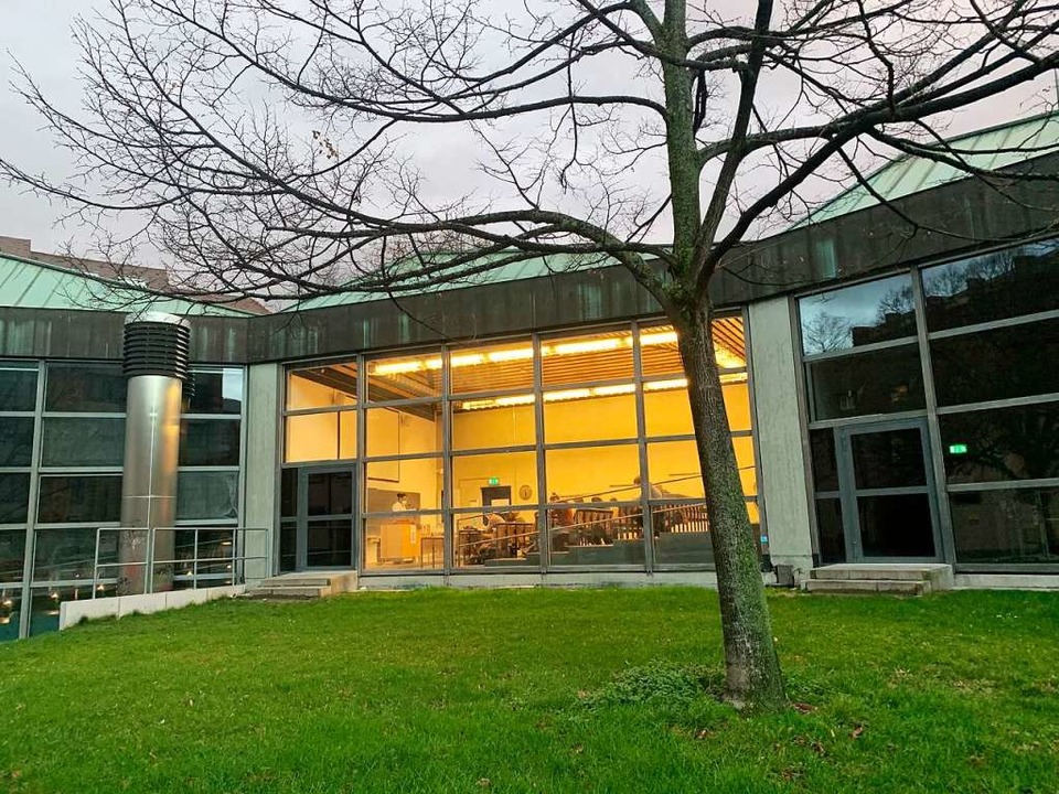 An der Uni Freiburg finden derzeit vereinzelt Klausuren in Prsenz statt.  | Foto: Lisa Discher