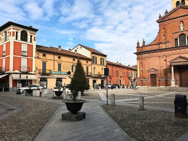 Das Leben ist aus der Kleinstadt gewic... zurckgekehrt: die Piazza in Codogno.  | Foto: Julius Mller-Meiningen