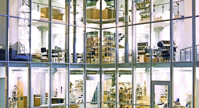 Ein  arbeitsintensives Jahr liegt hint...tbibliothek, das 2020 neue Wege ging.   | Foto: Stadtbibliothek