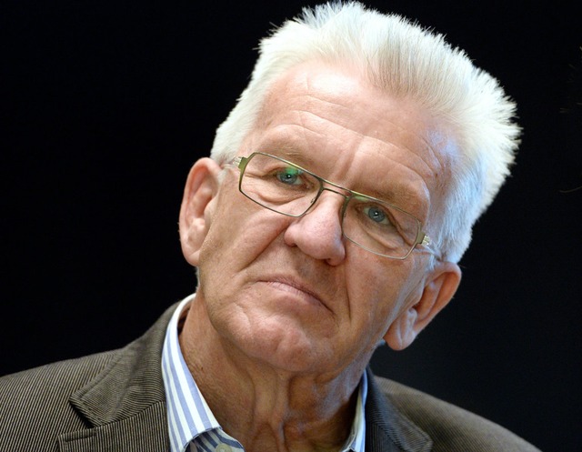 Winfried Kretschmann fhrt die Regierungsgeschfte weiter.  | Foto: Bernd Weissbrod (dpa)