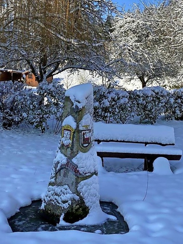 Einen fr die Bretagne heftigen Winter...user in der Ortsmitte zierte  Schnee.   | Foto: Eric Joseph