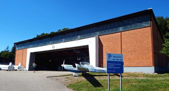 Die vor 65 Jahren errichtete Flugzeugh...e ungewhnliche Entstehungsgeschichte.  | Foto: Wolfgang Adam